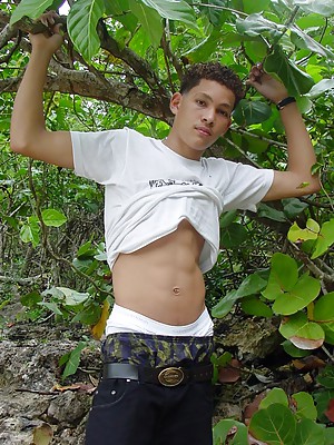 Latino Twinks Pictures